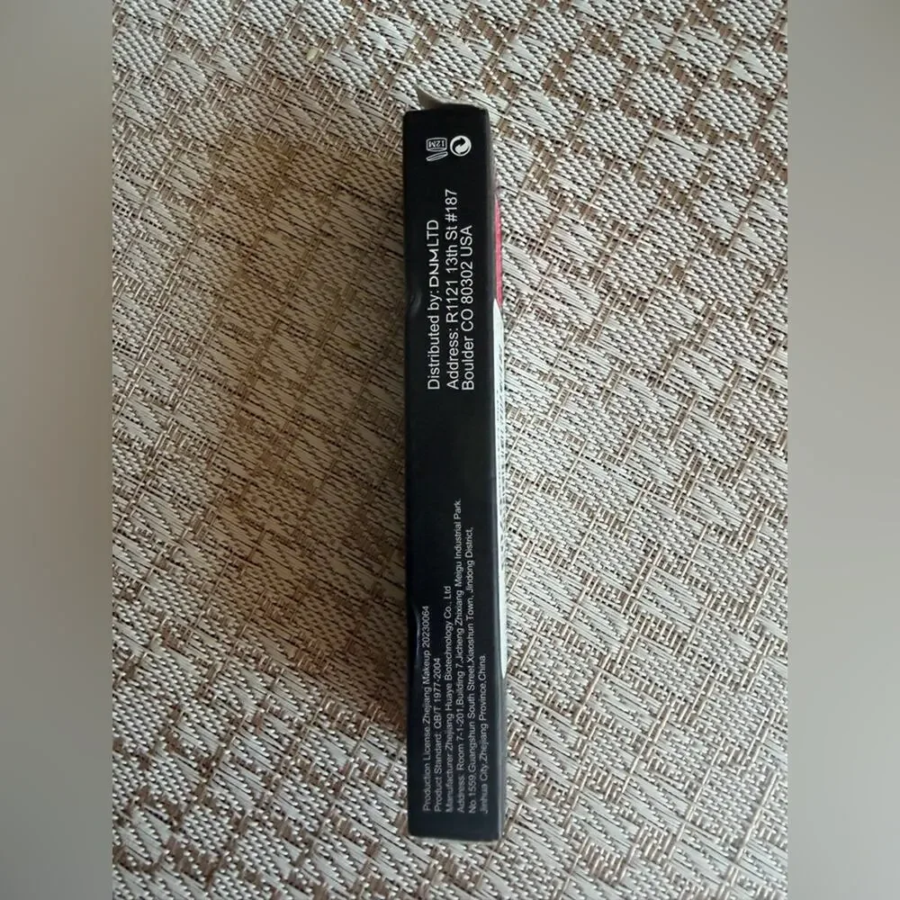 DNM Beauty KisSMatte liquid lipstick in the shade Flowing Golden.NEW
